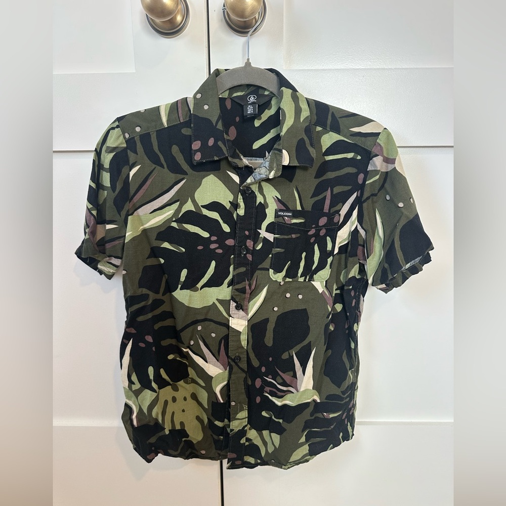 Volcom Boy's Green Camouflage Shirt
